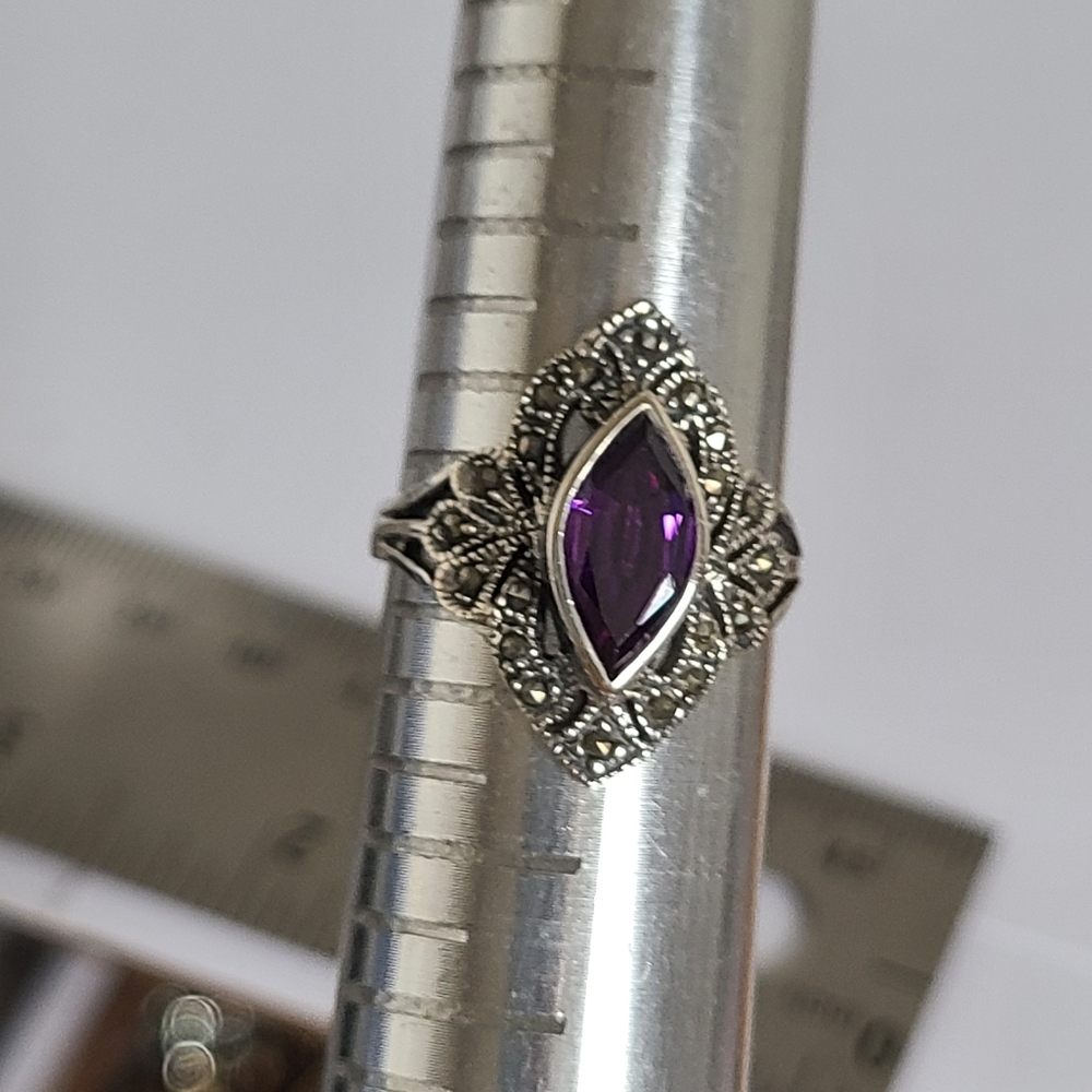 Vintage Elegant Art Deco Sterling Silver Marcasite Purple Amethyst Crystal Ring - Picture 12 of 13